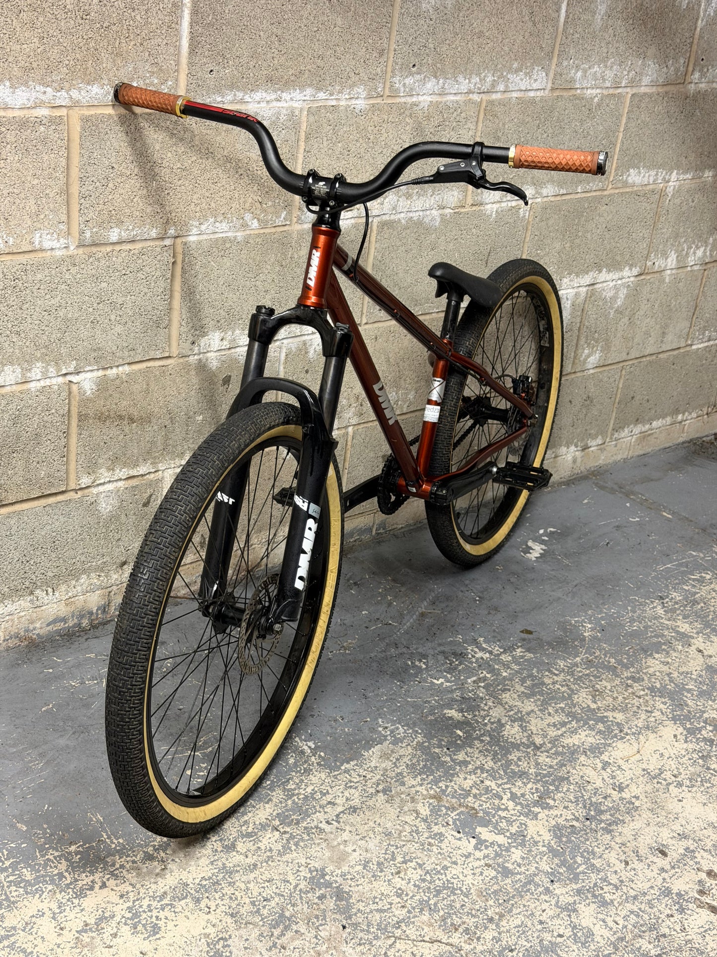 DMR Sect Pro Dirt Jump Bike 26”