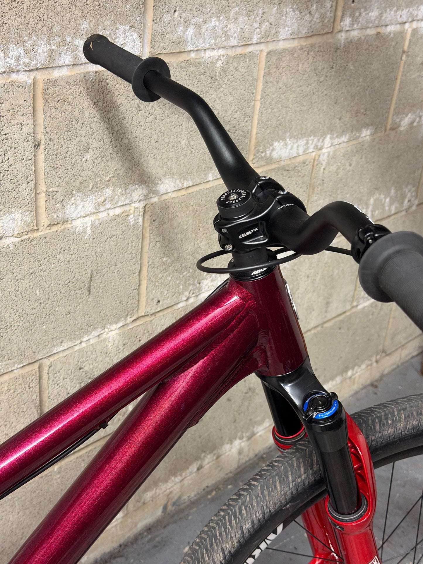 Custom Airdrop Fade Dirt Jump Bike 26”