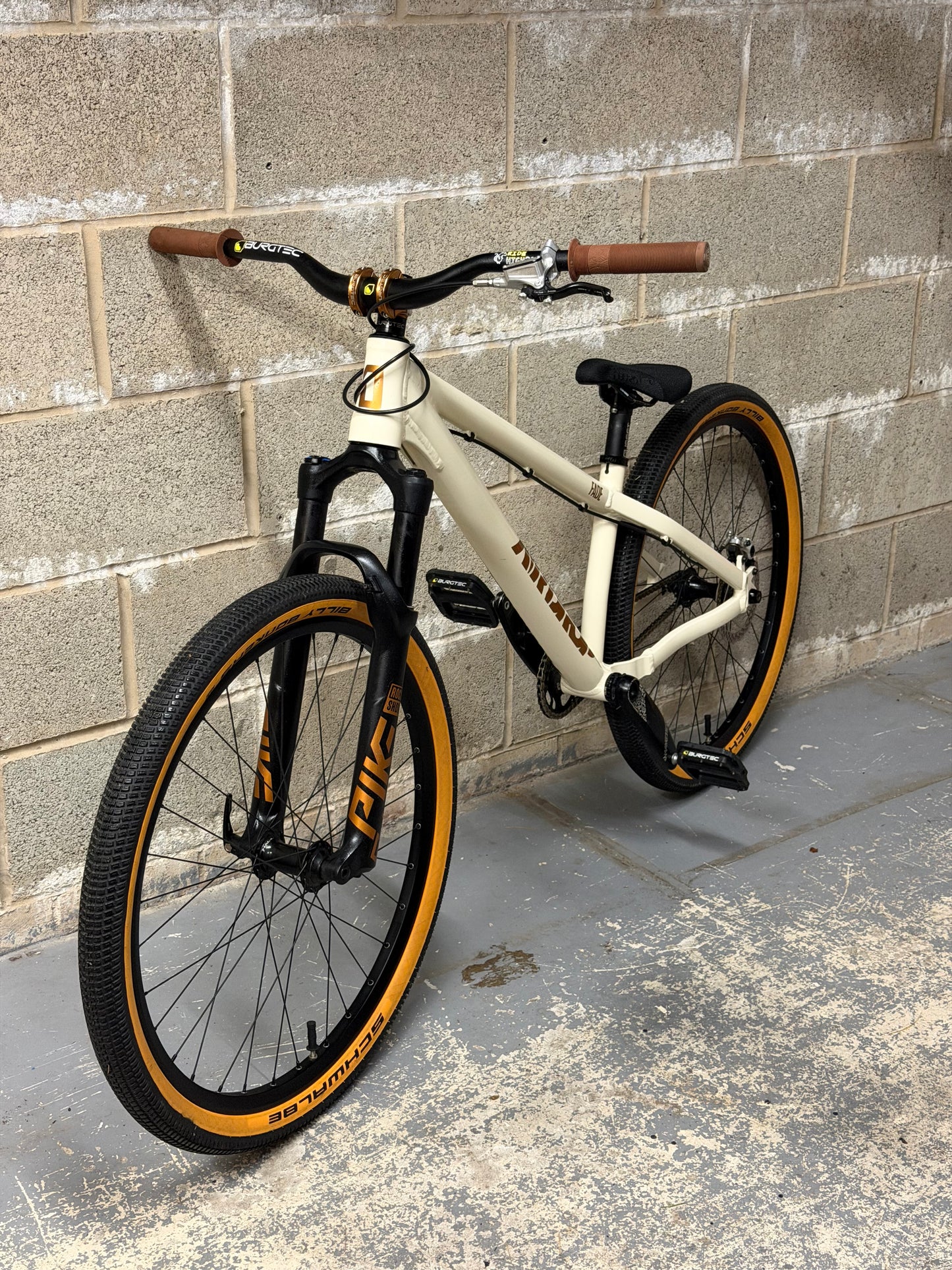 Airdrop Fade Dirt Jump Bike 26”