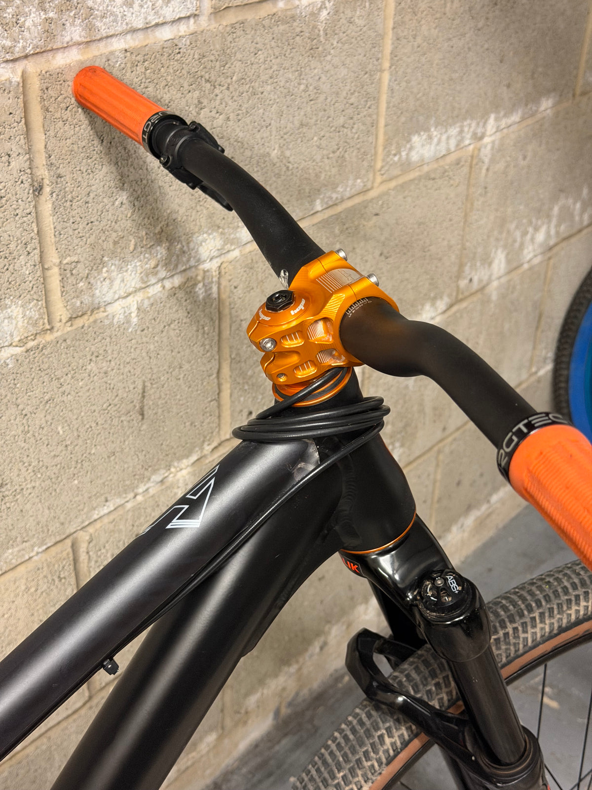 Custom Airdrop Fade Dirt Jump Bike 26”