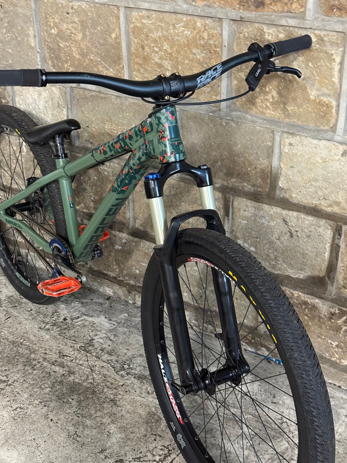 Custom Saracen Dirt Jump Bike 26”