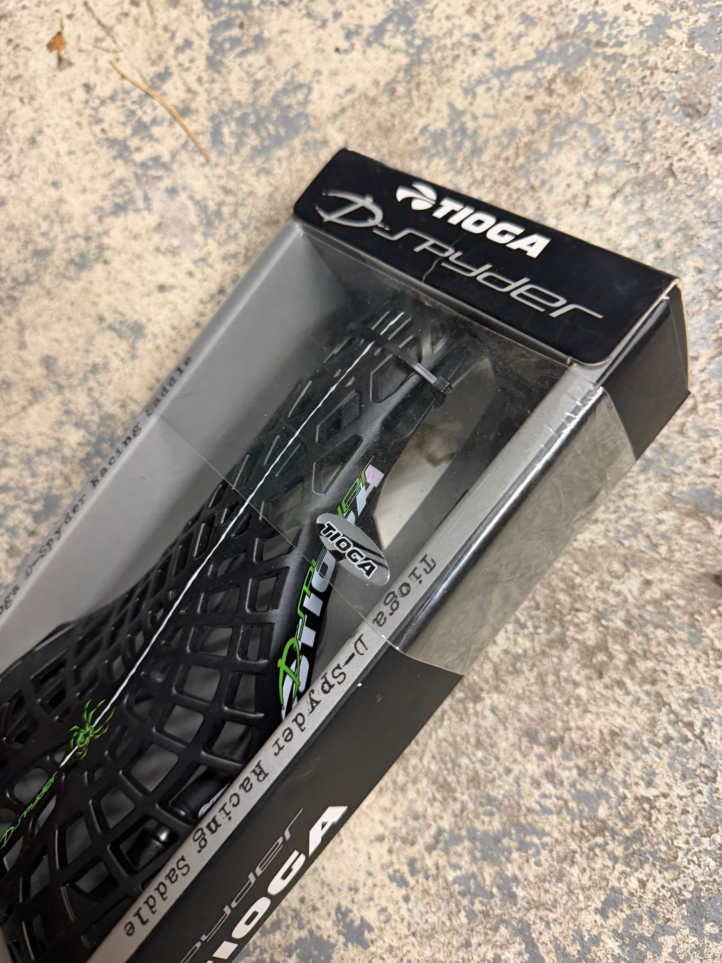Tioga Spyder Seat NEW RRP £50