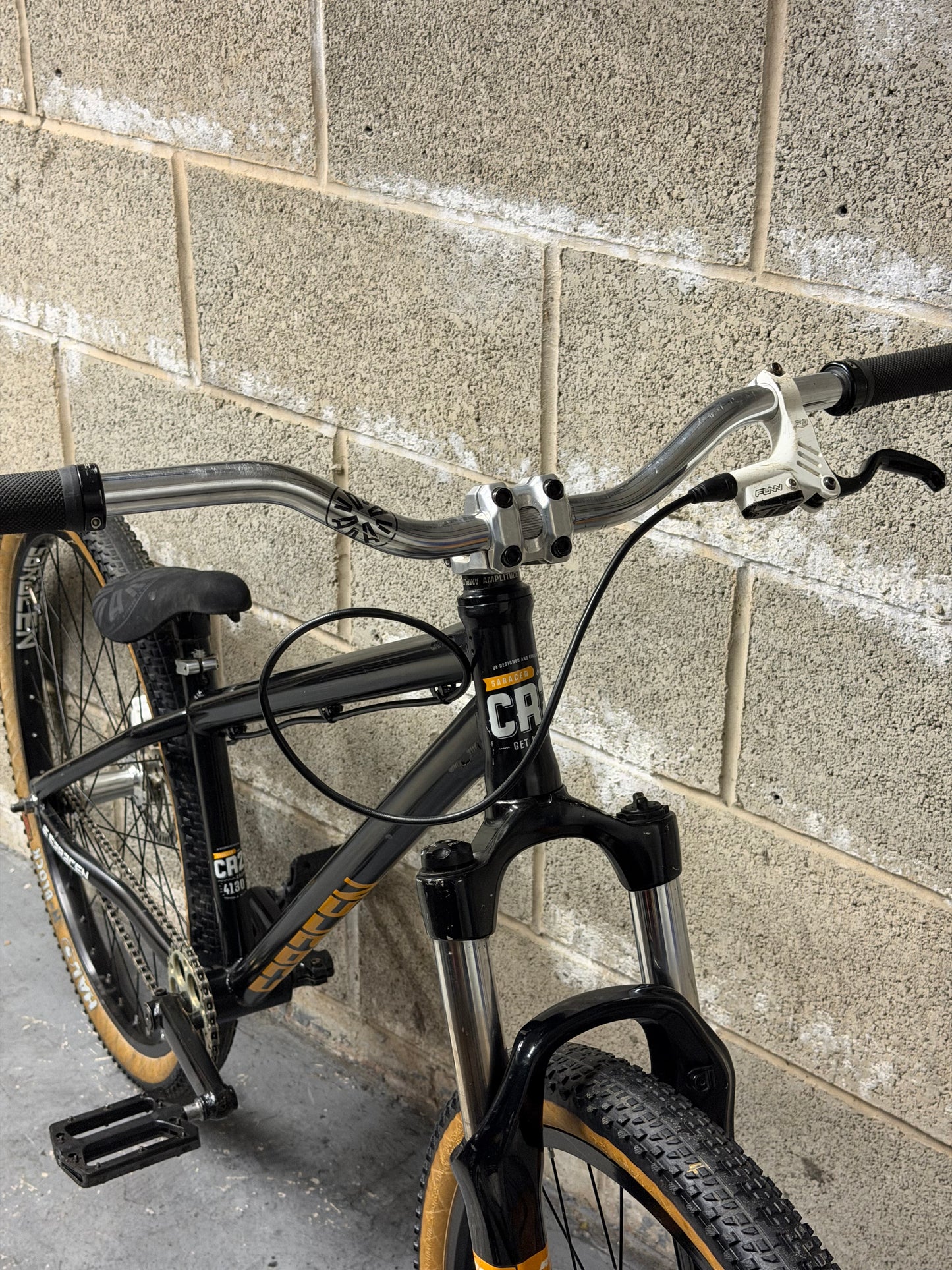 Custom Saracen Dirt Jump Bike 26”