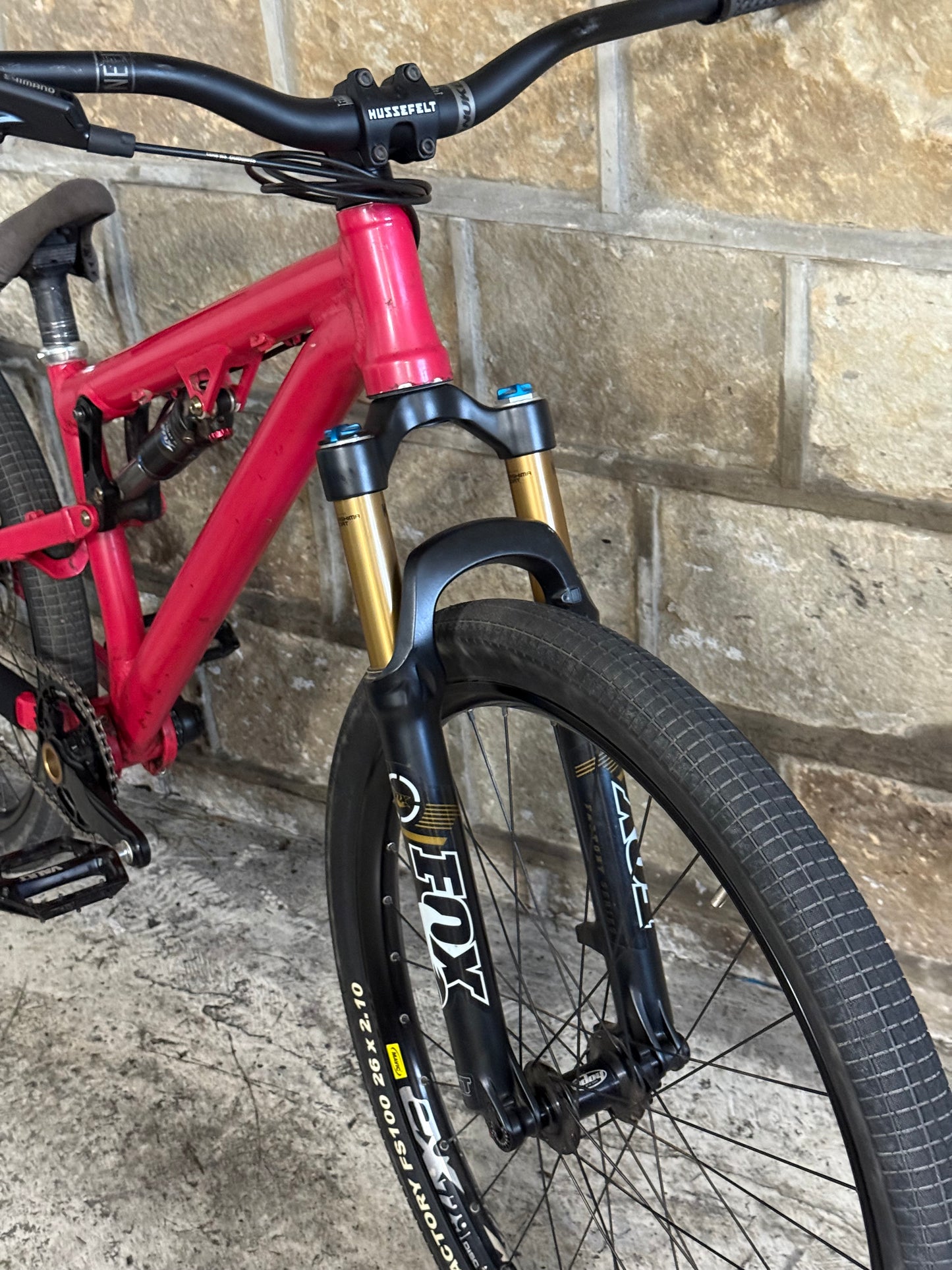 Custom Commencal Slopestyle Dirt Jump Bike 26”