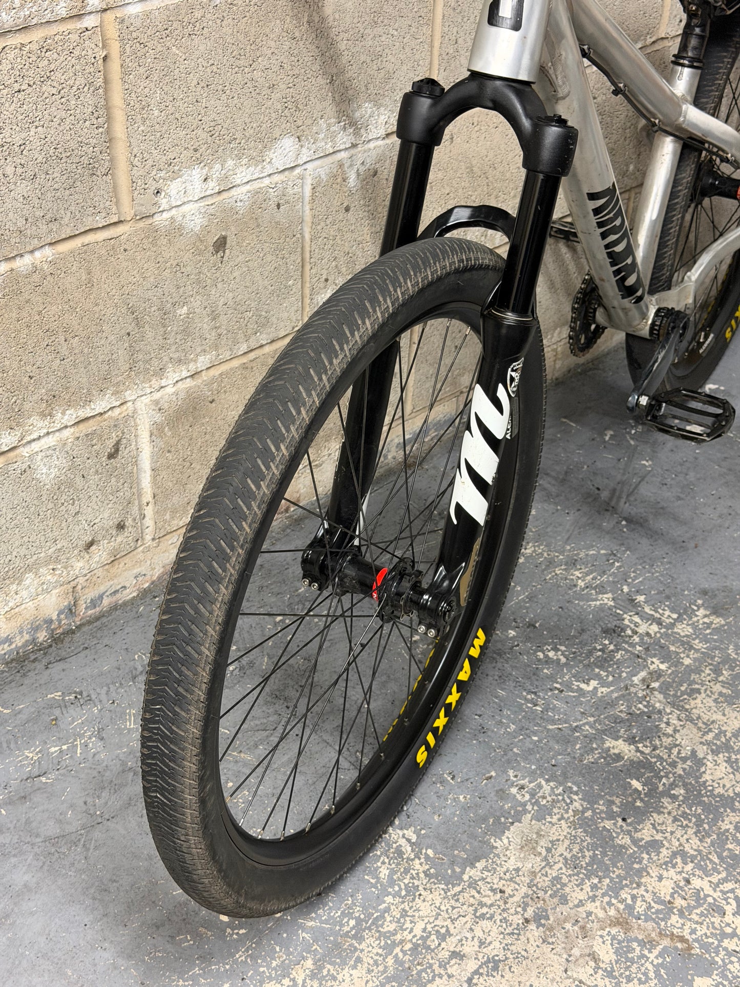 Custom Airdrop Fade Dirt Jump Bike 26”