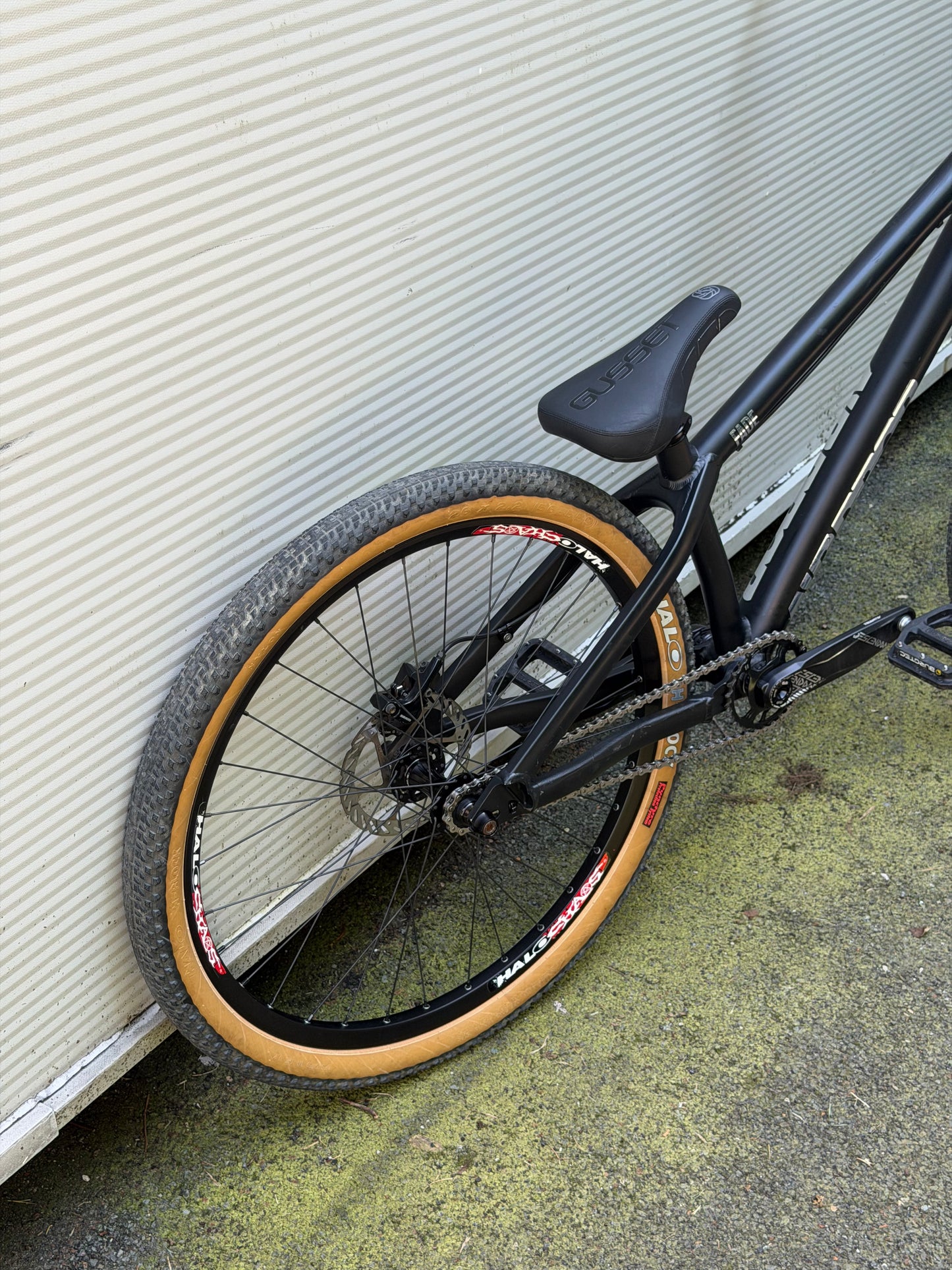 Custom Airdrop Fade Dirt Jump Bike 26”