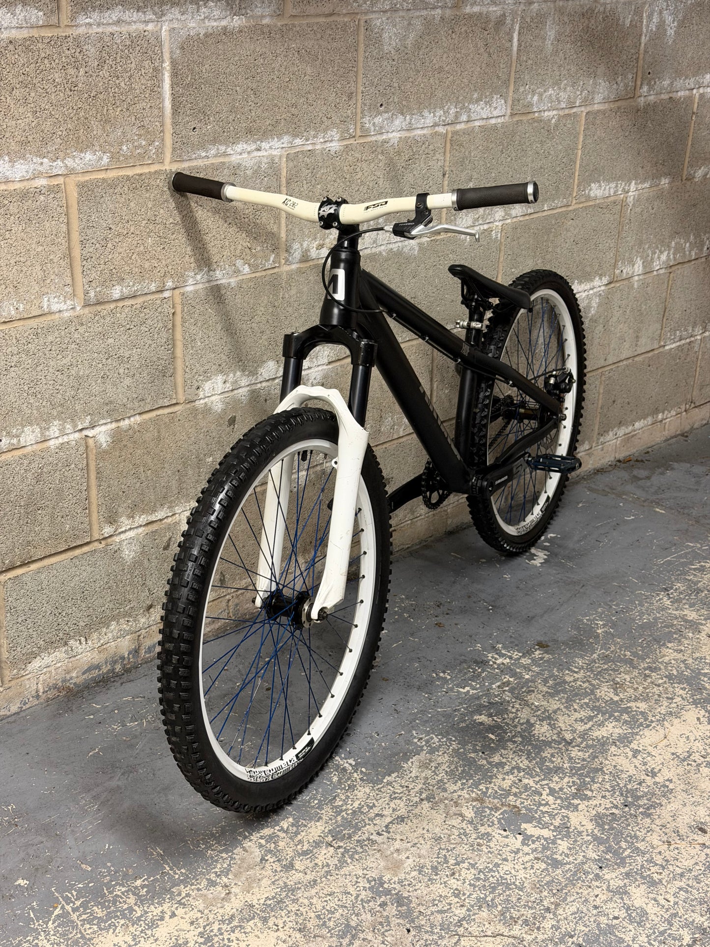 Custom Airdrop Fade Dirt Jump Bike 26”