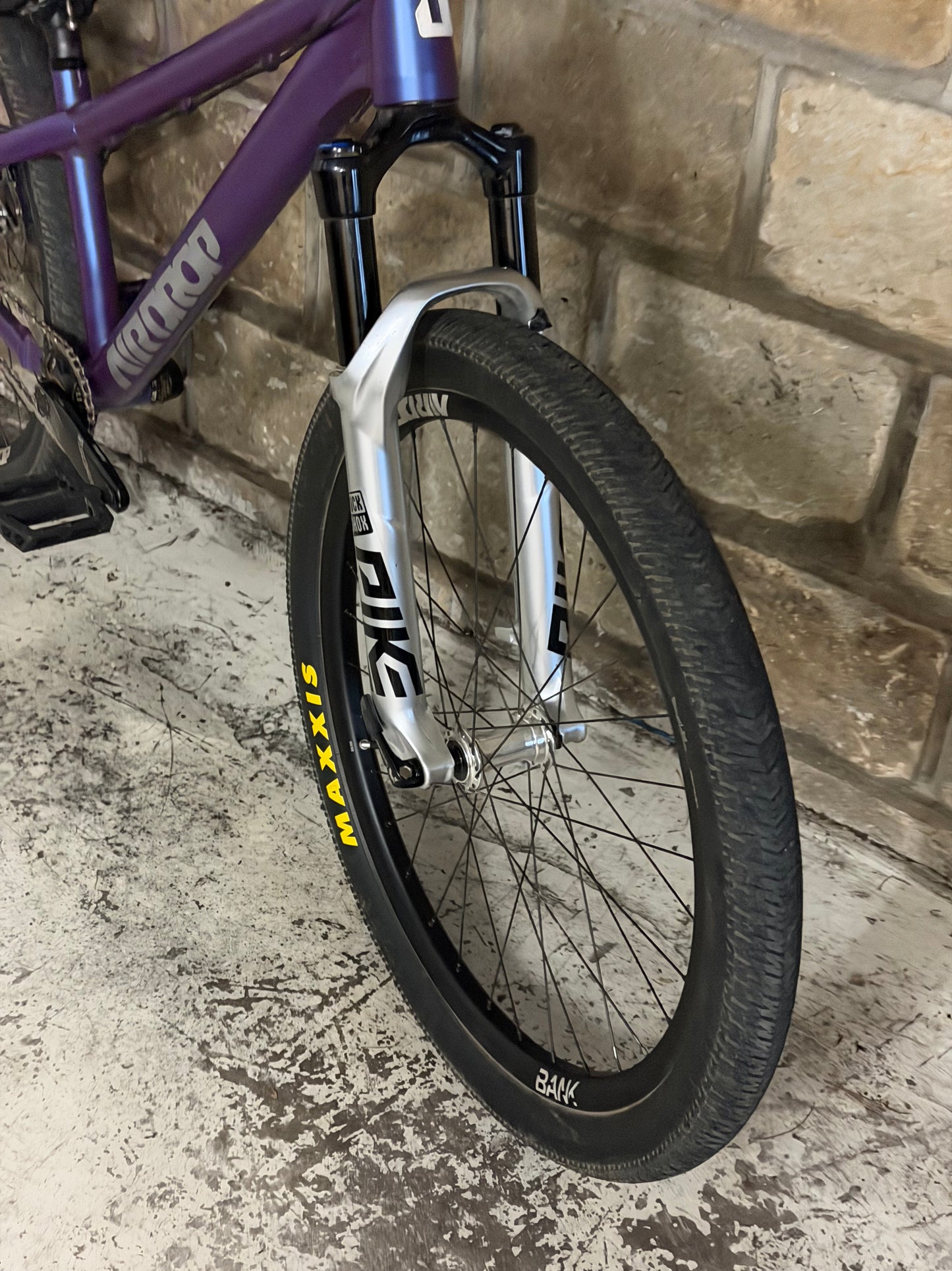 Custom Airdrop Fade Dirt Jump Bike 26”