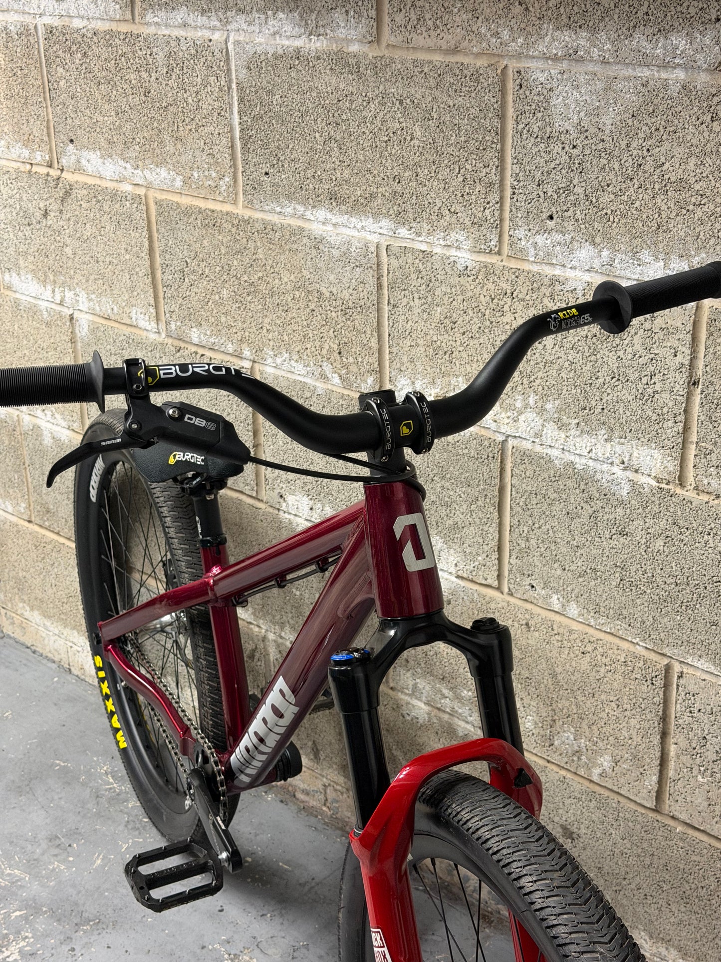Custom Airdrop Fade Dirt Jump Bike 26”