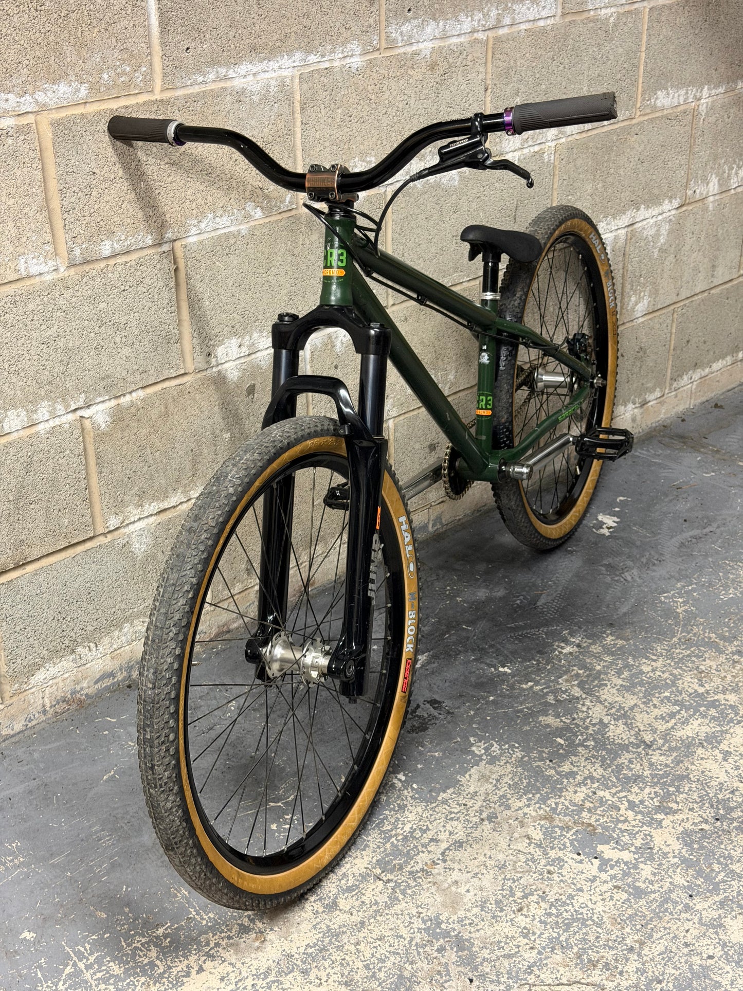 Custom Saracen Dirt Jump Bike 26”