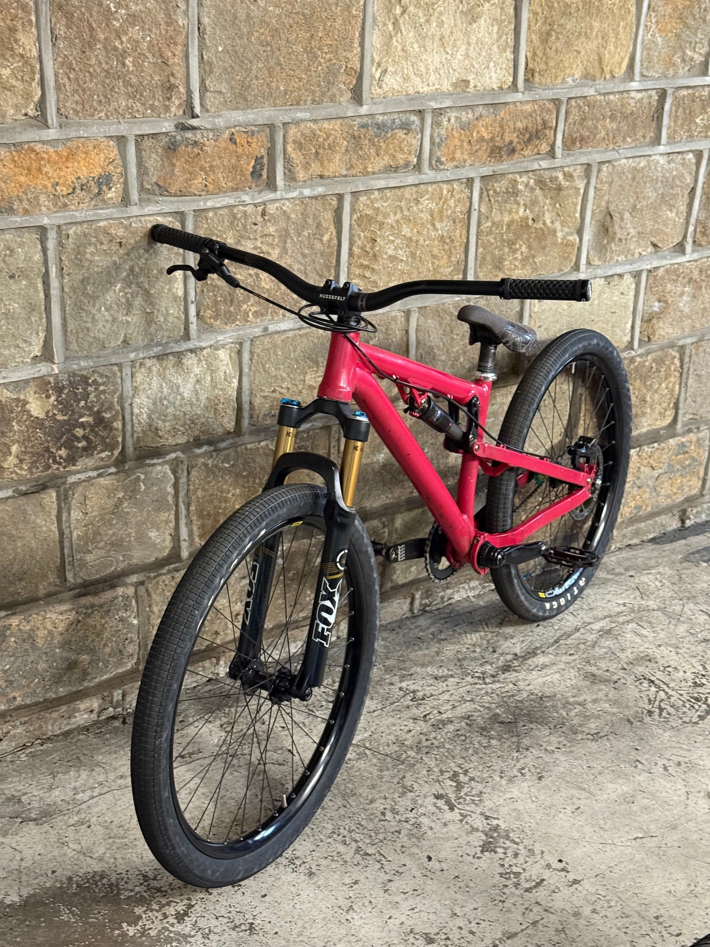 Custom Commencal Slopestyle Dirt Jump Bike 26”