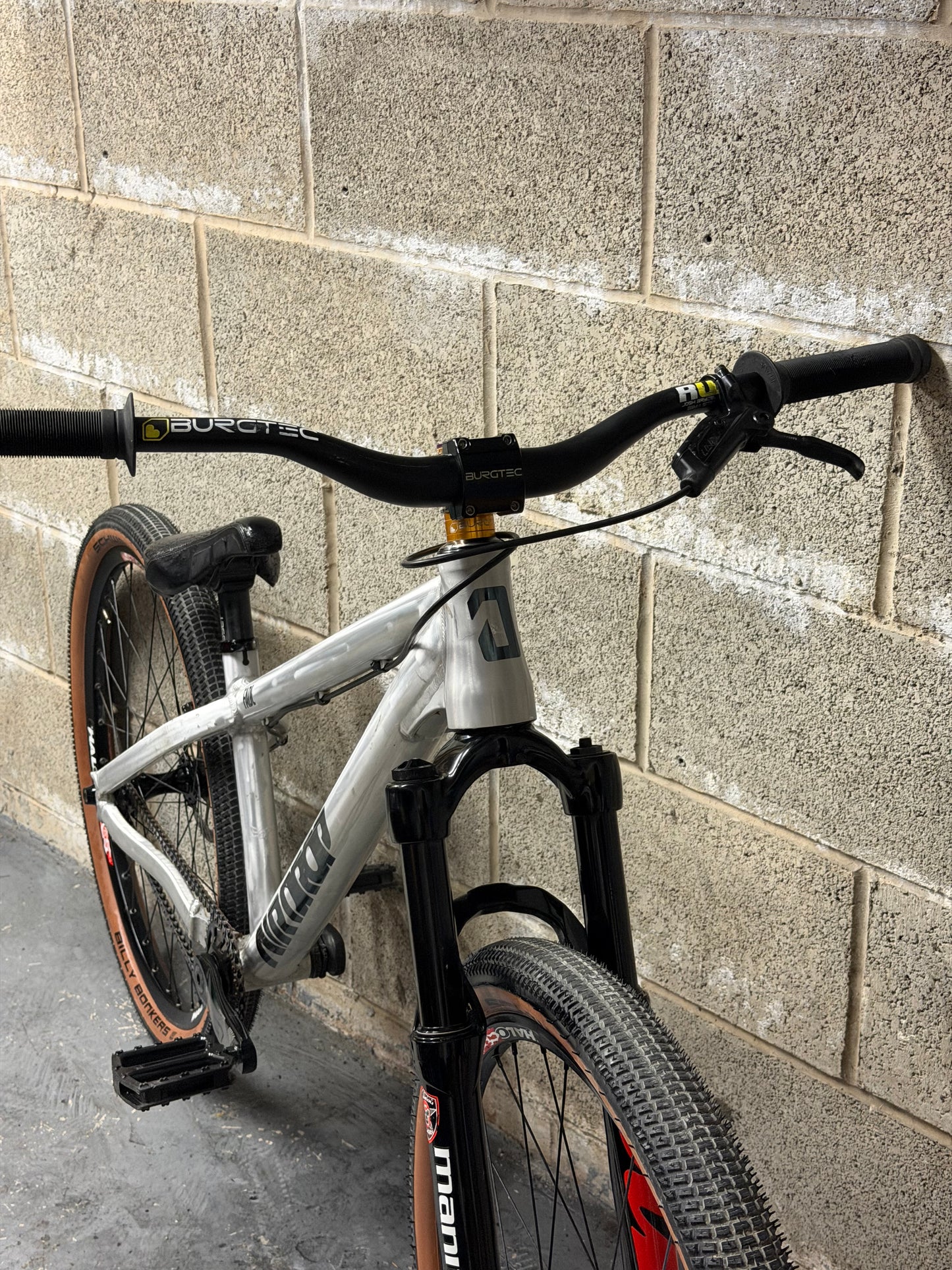 Custom Airdrop Fade Dirt Jump Bike 26”
