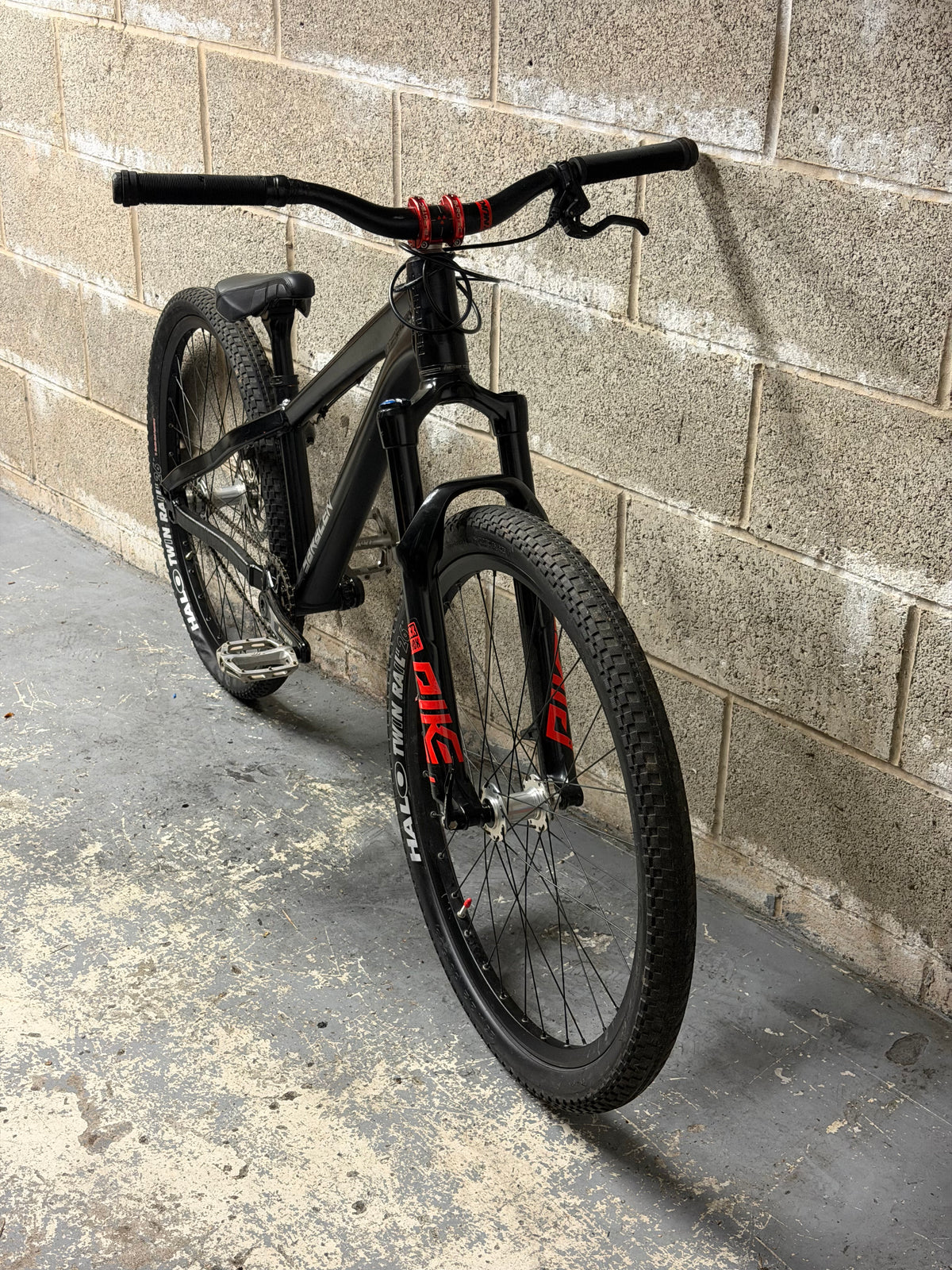 Custom Saracen Dirt Jump Bike 26”