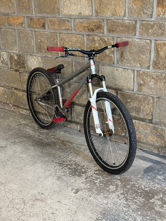 Custom Saracen Dirt Jump Bike 26”