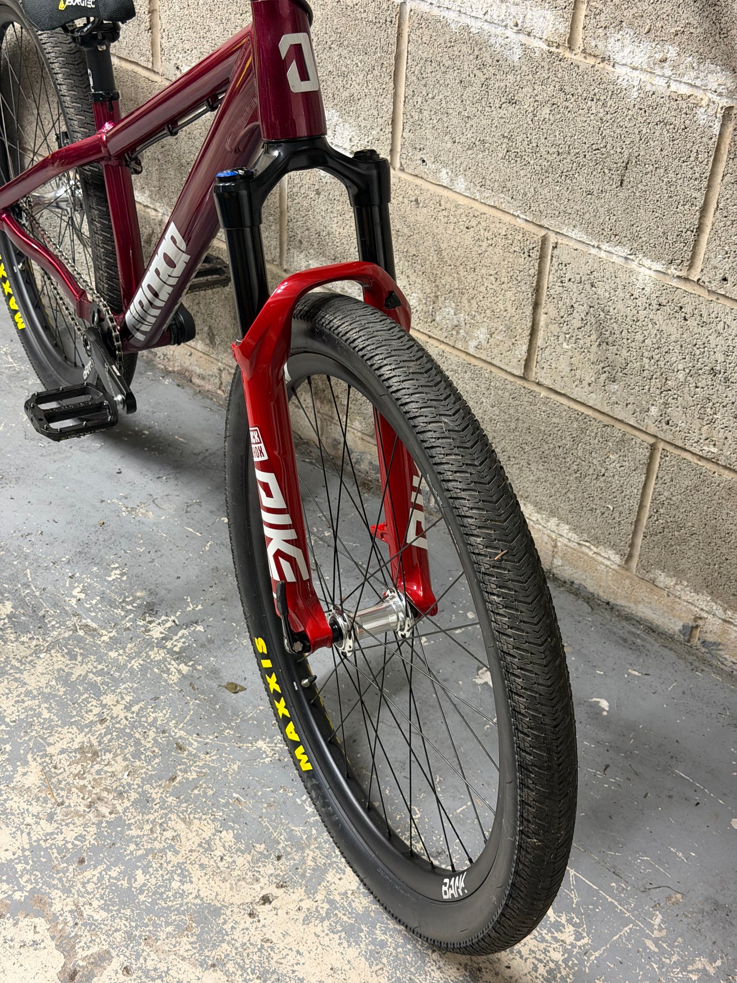 Custom Airdrop Fade Dirt Jump Bike 26”