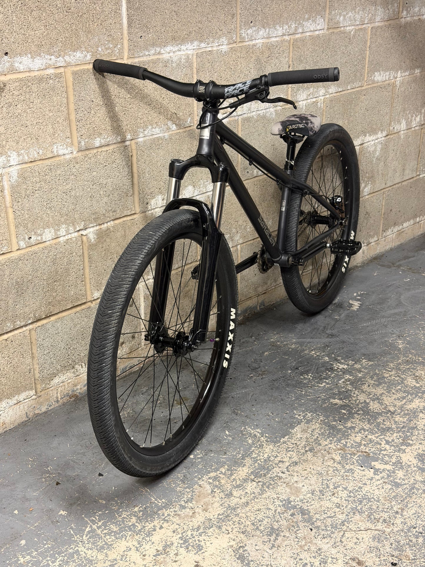 Custom Saracen Dirt Jump Bike 26”
