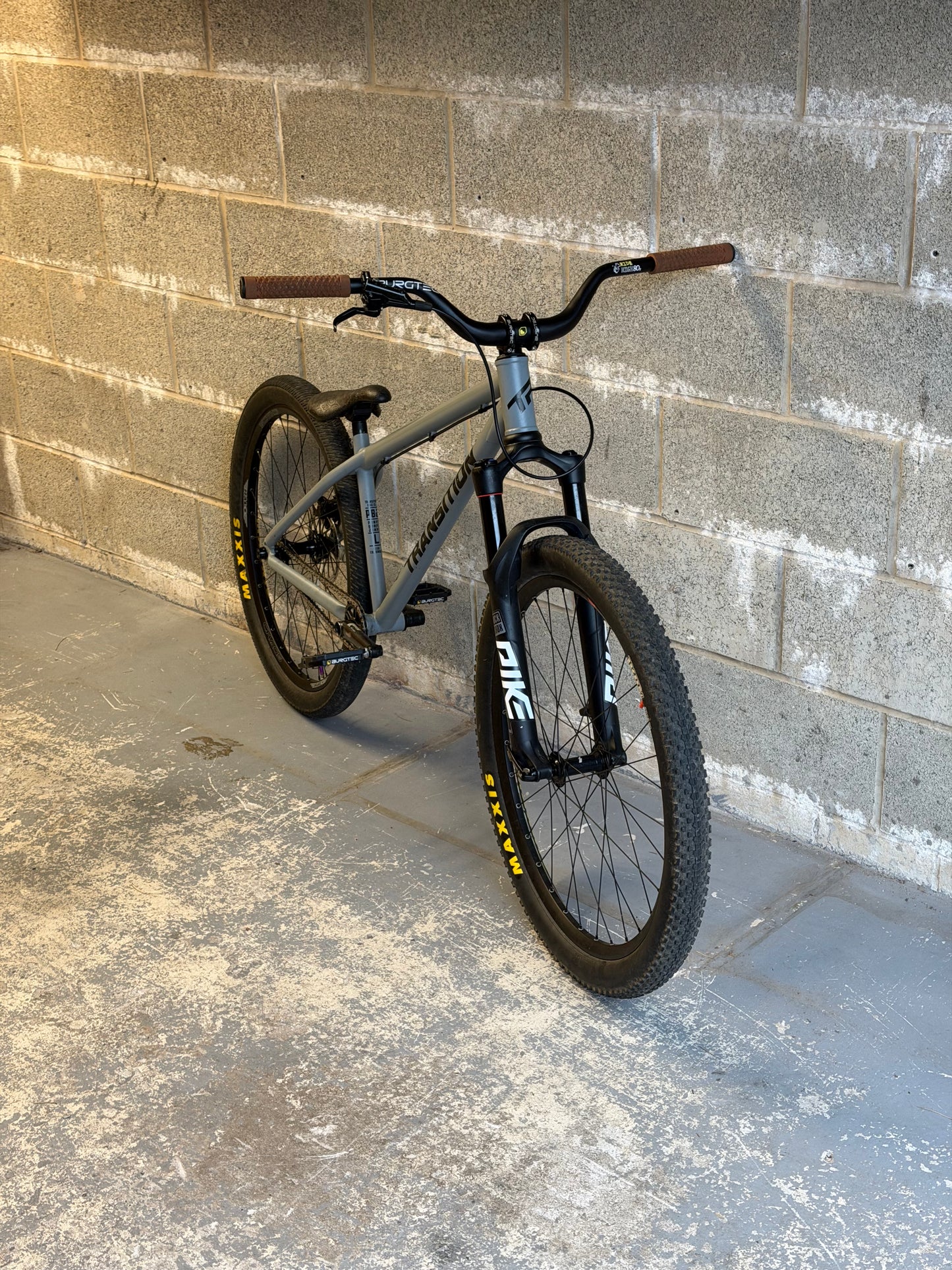 Transition PBJ Custom Dirt Jump Bike 26”