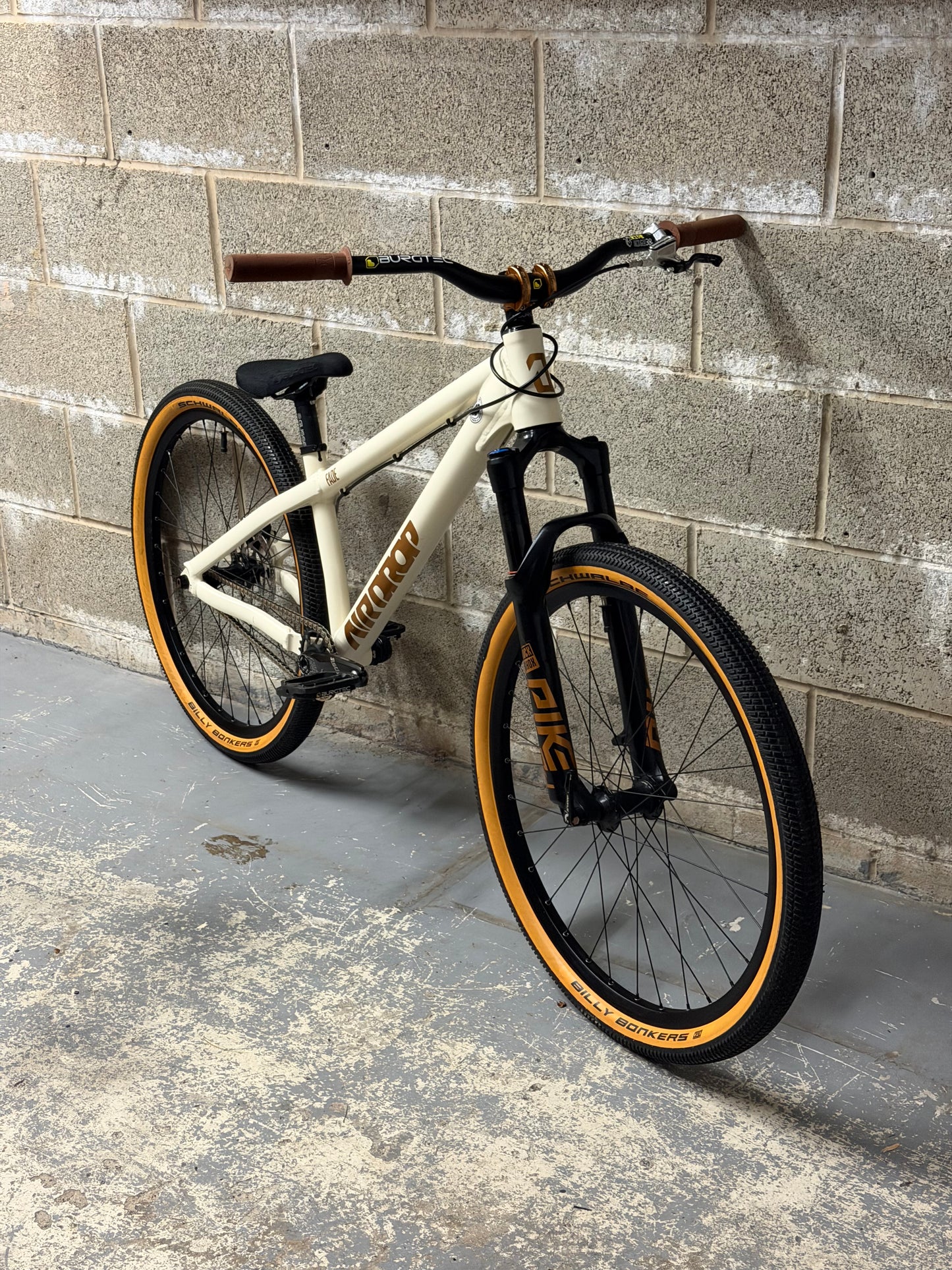 Airdrop Fade Dirt Jump Bike 26”