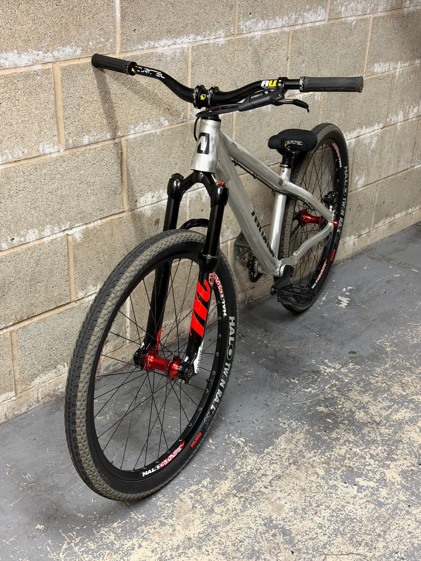 Custom Airdrop Fade Dirt Jump Bike 26”