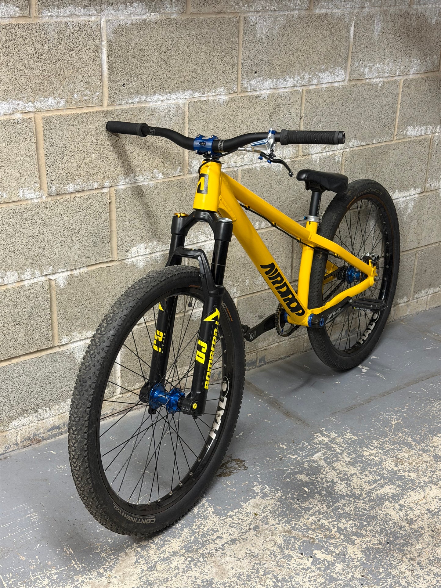 Custom Airdrop Fade Dirt Jump Bike 26”
