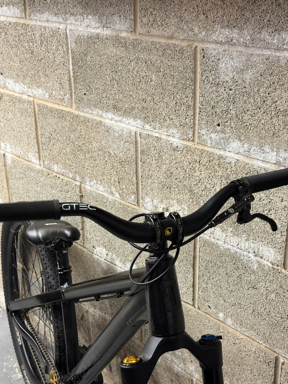 Custom Airdrop Fade Ohlins Dirt Jump Bike 26”