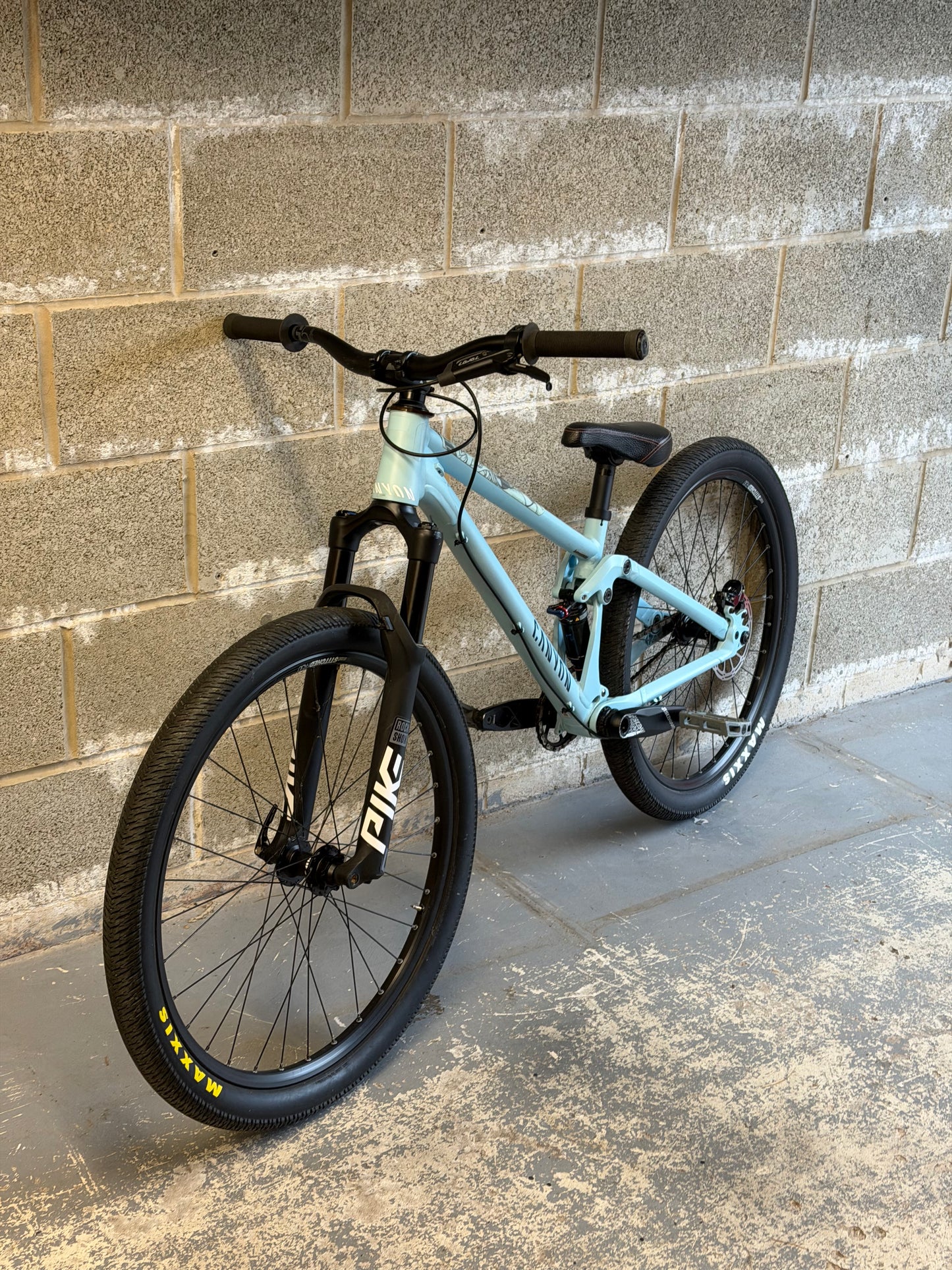 Custom Canyon Stitched 720 Slopestyle Dirt Jump Bike 26”