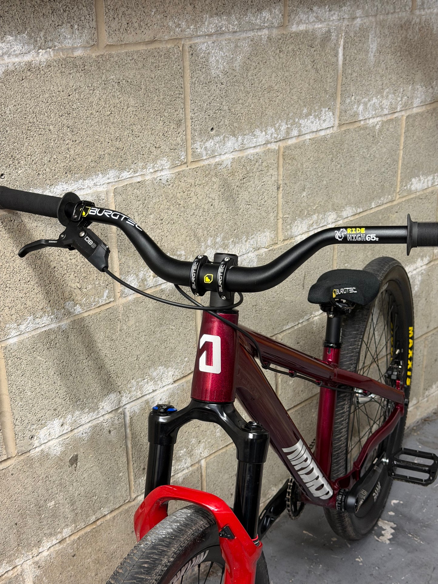 Custom Airdrop Fade Dirt Jump Bike 26”