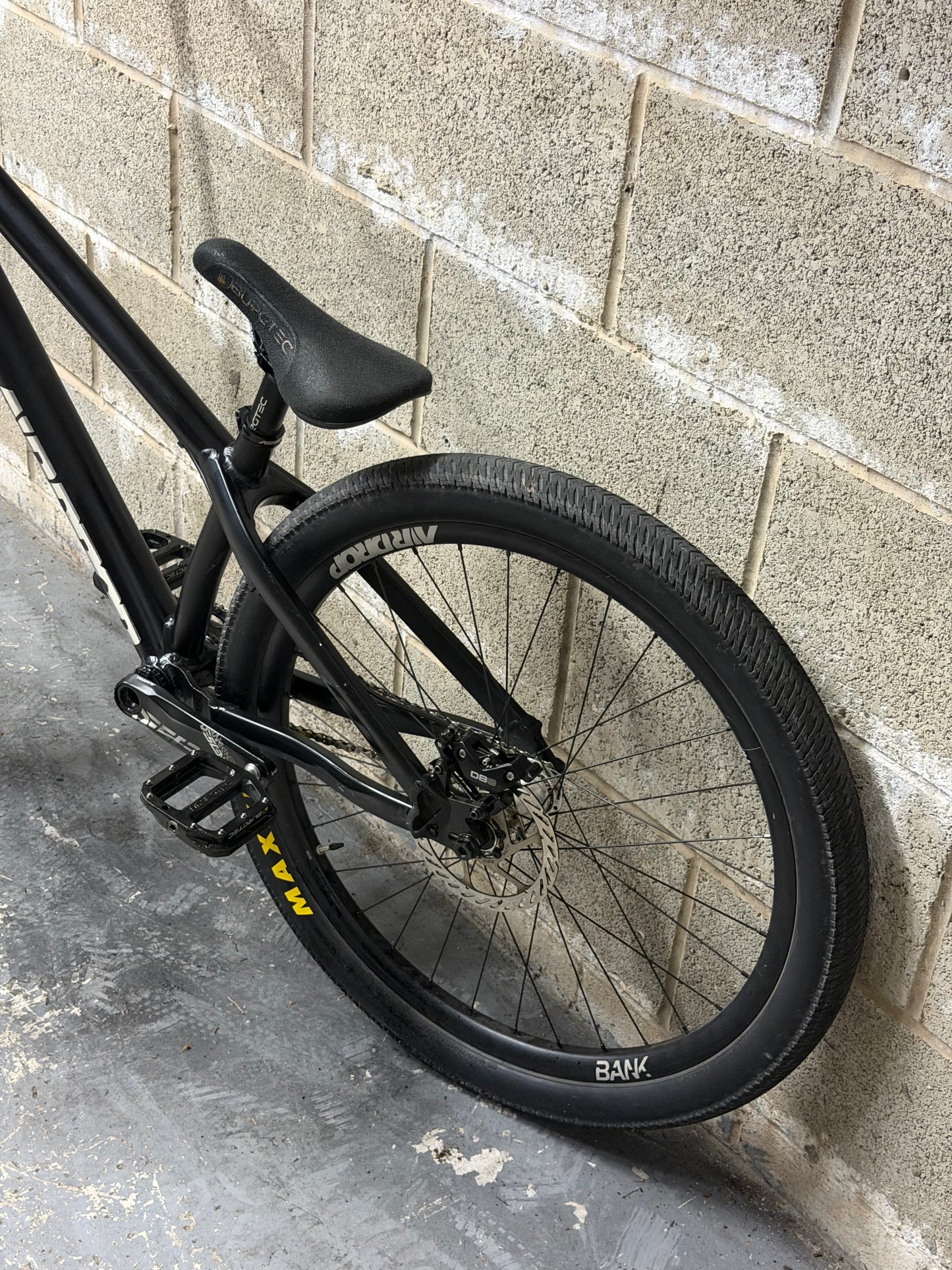 Custom Airdrop Fade Dirt Jump Bike 26”