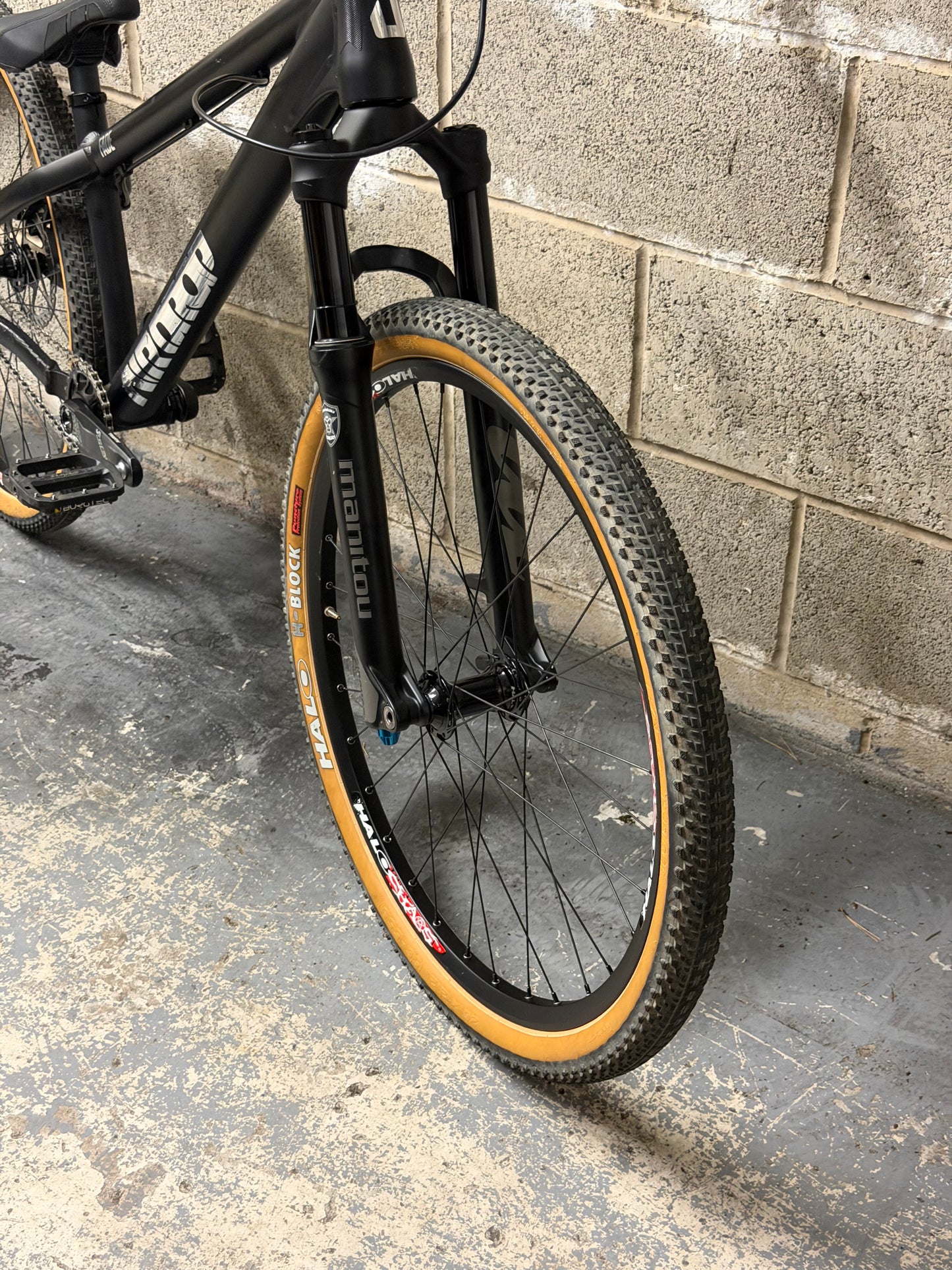 Custom Airdrop Fade Dirt Jump Bike 26”