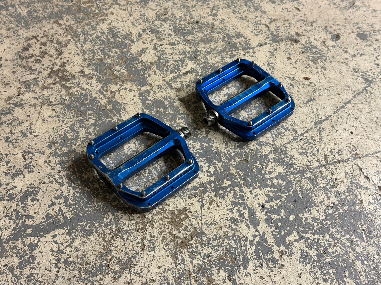 Burgtec Penthouse Pedals Blue RRP £140
