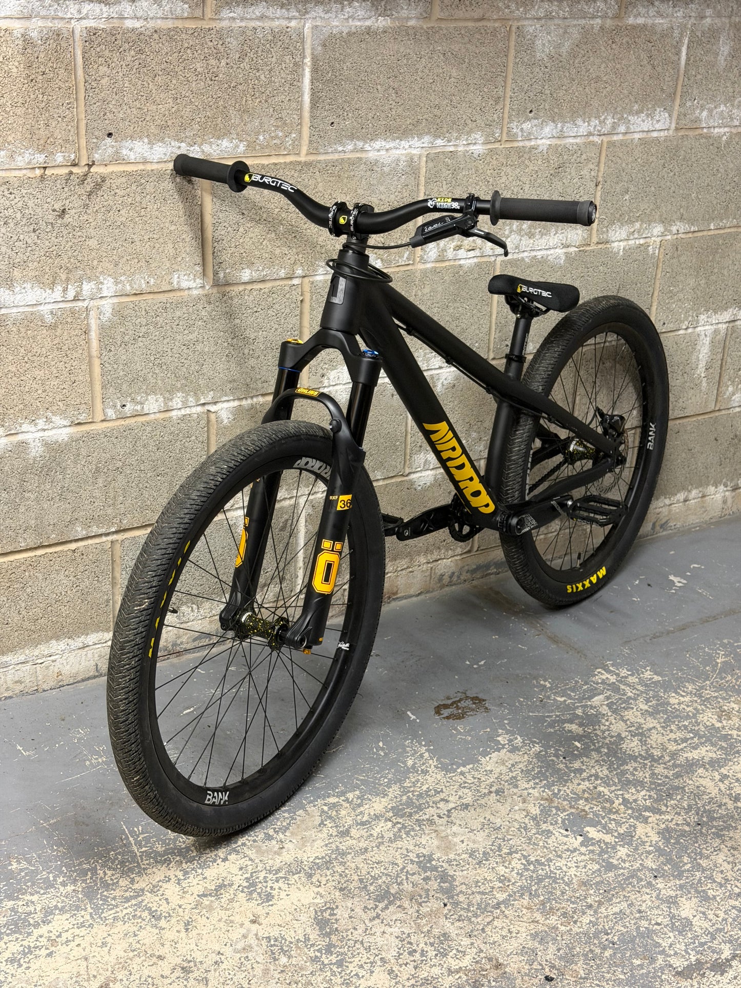 Airdrop Fade Works Dirt Jump Bike 26”
