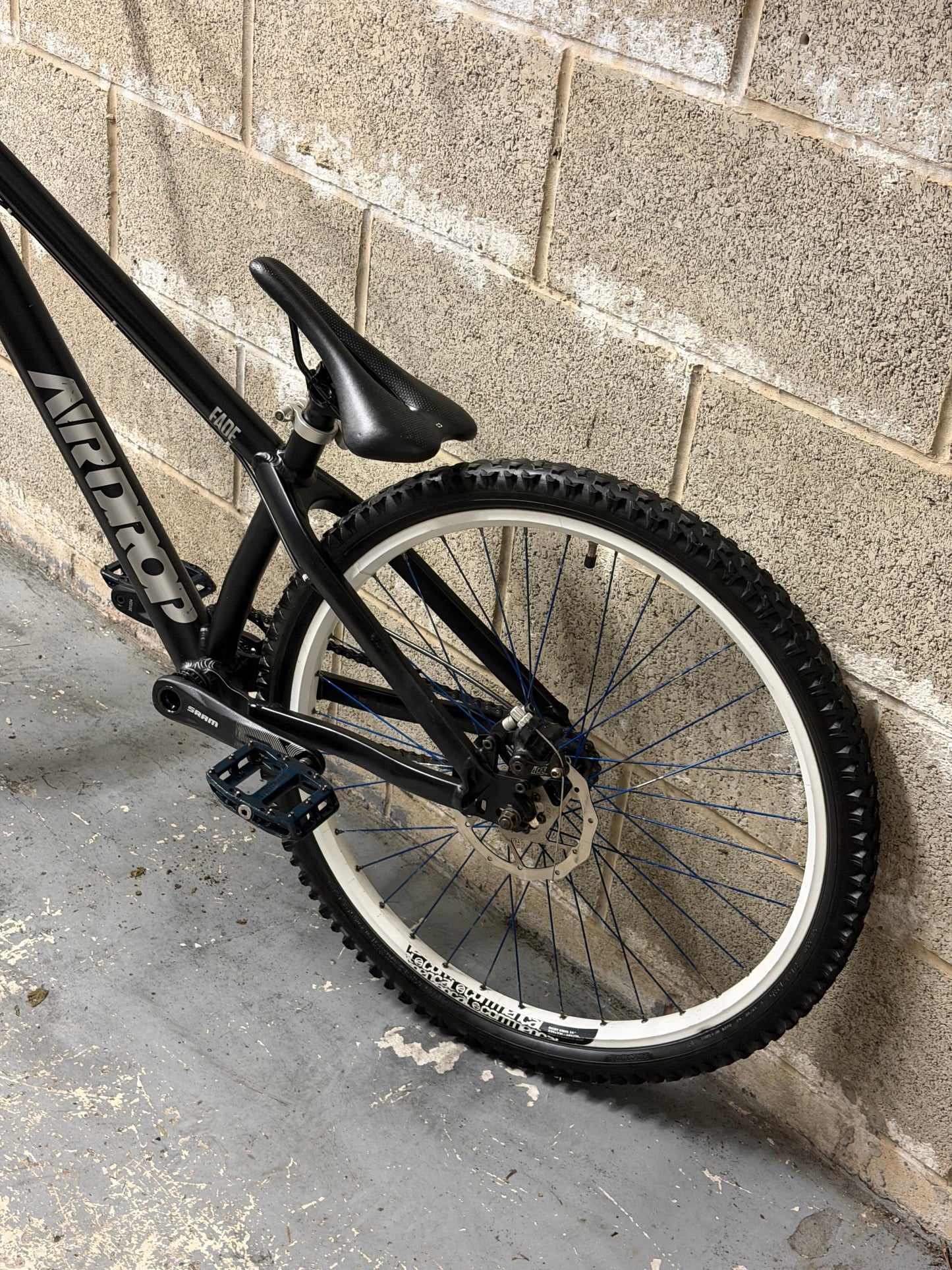 Custom Airdrop Fade Dirt Jump Bike 26”
