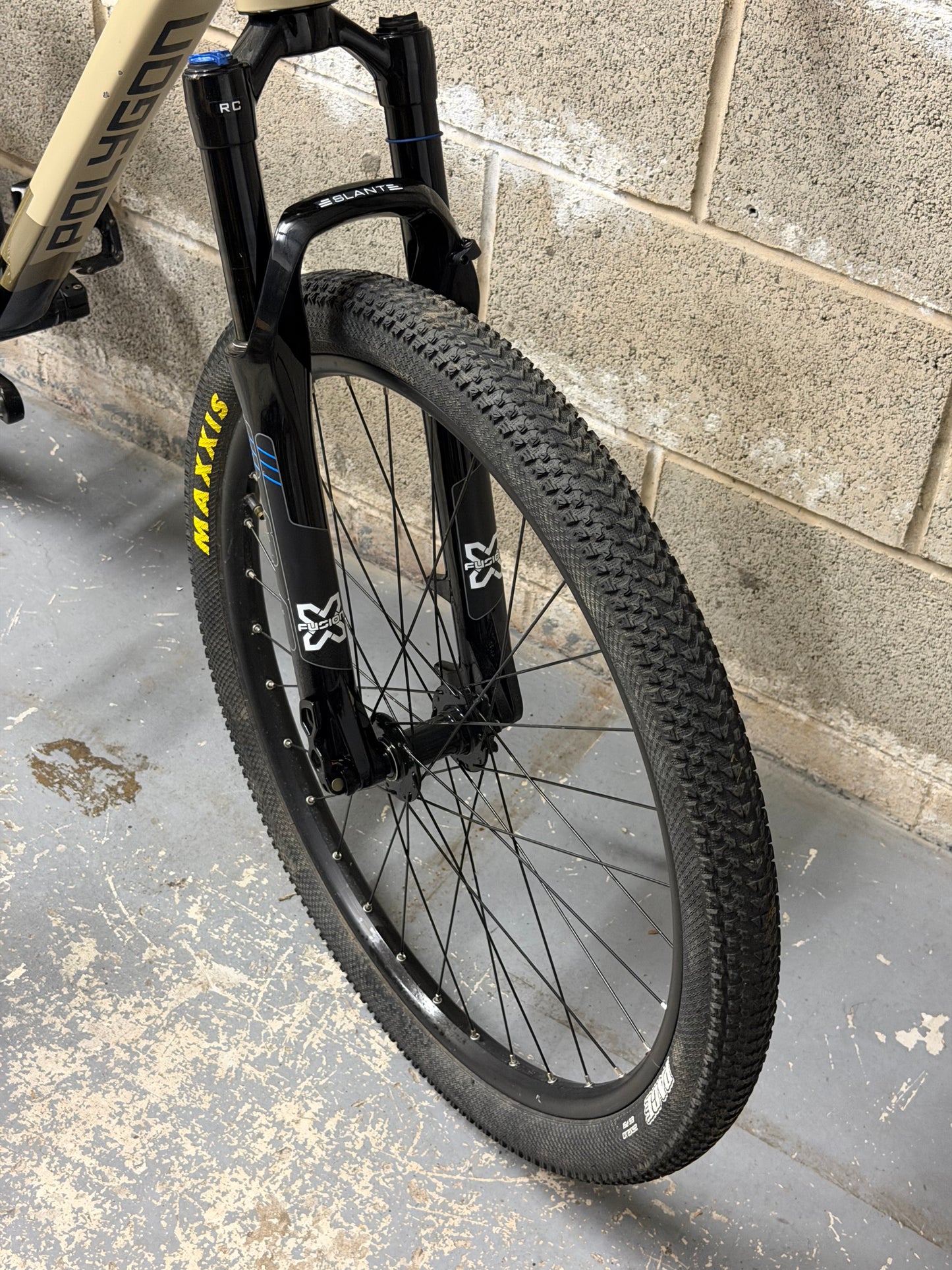 Custom Polygon Trid Dirt Jump Bike 26”