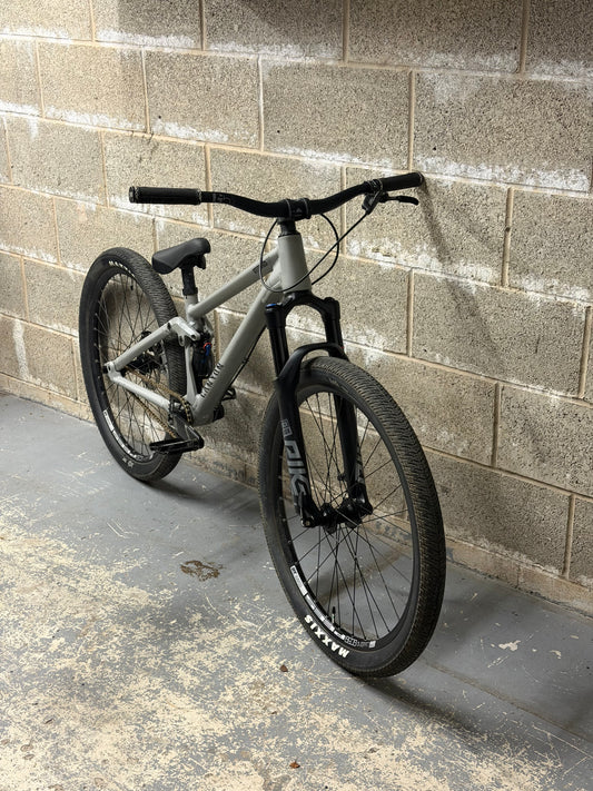 Custom Canyon Stitched 720 Slopestyle Dirt Jump Bike 26”