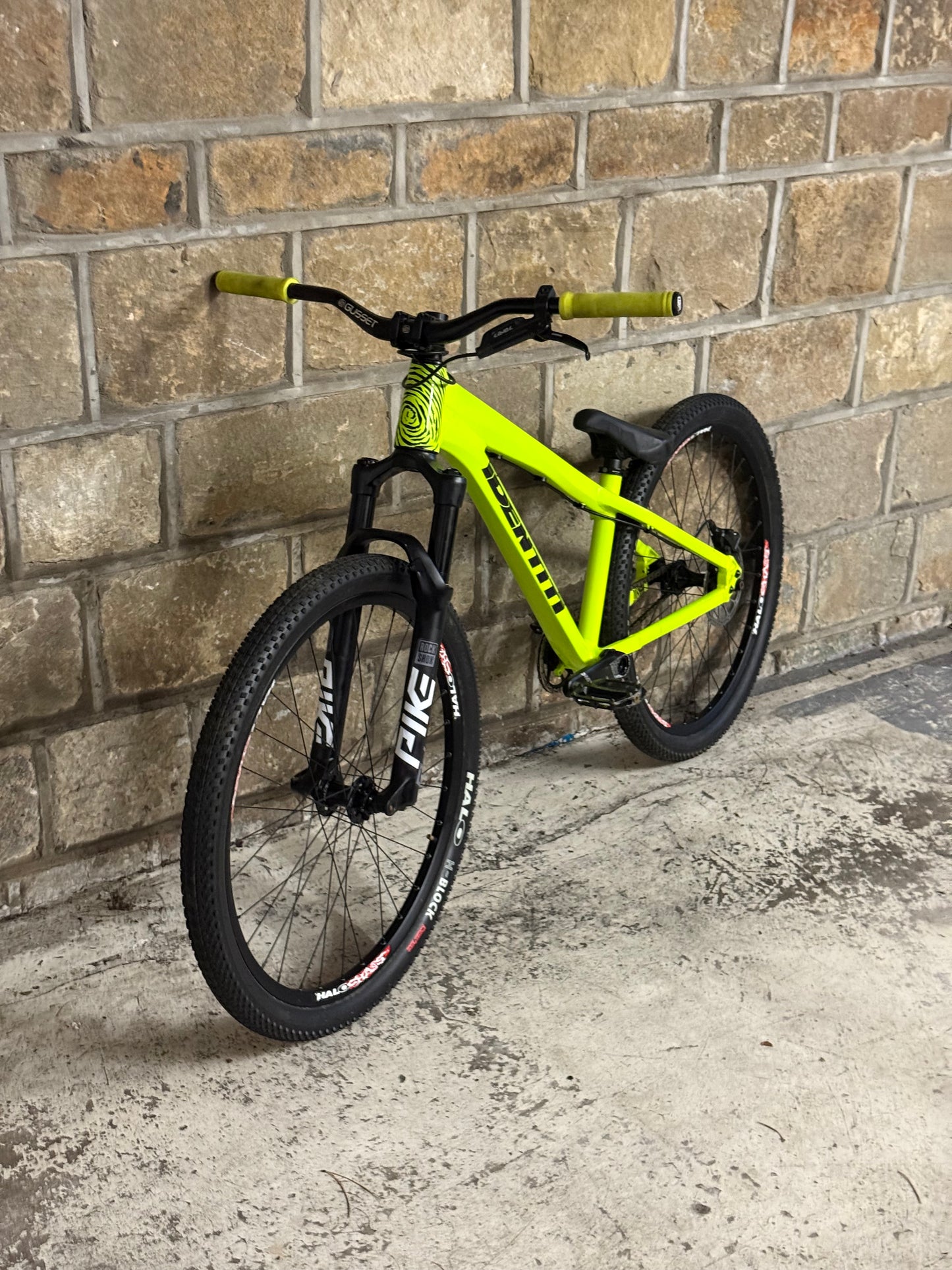 Custom Identiti Dirt Jump Bike 26”