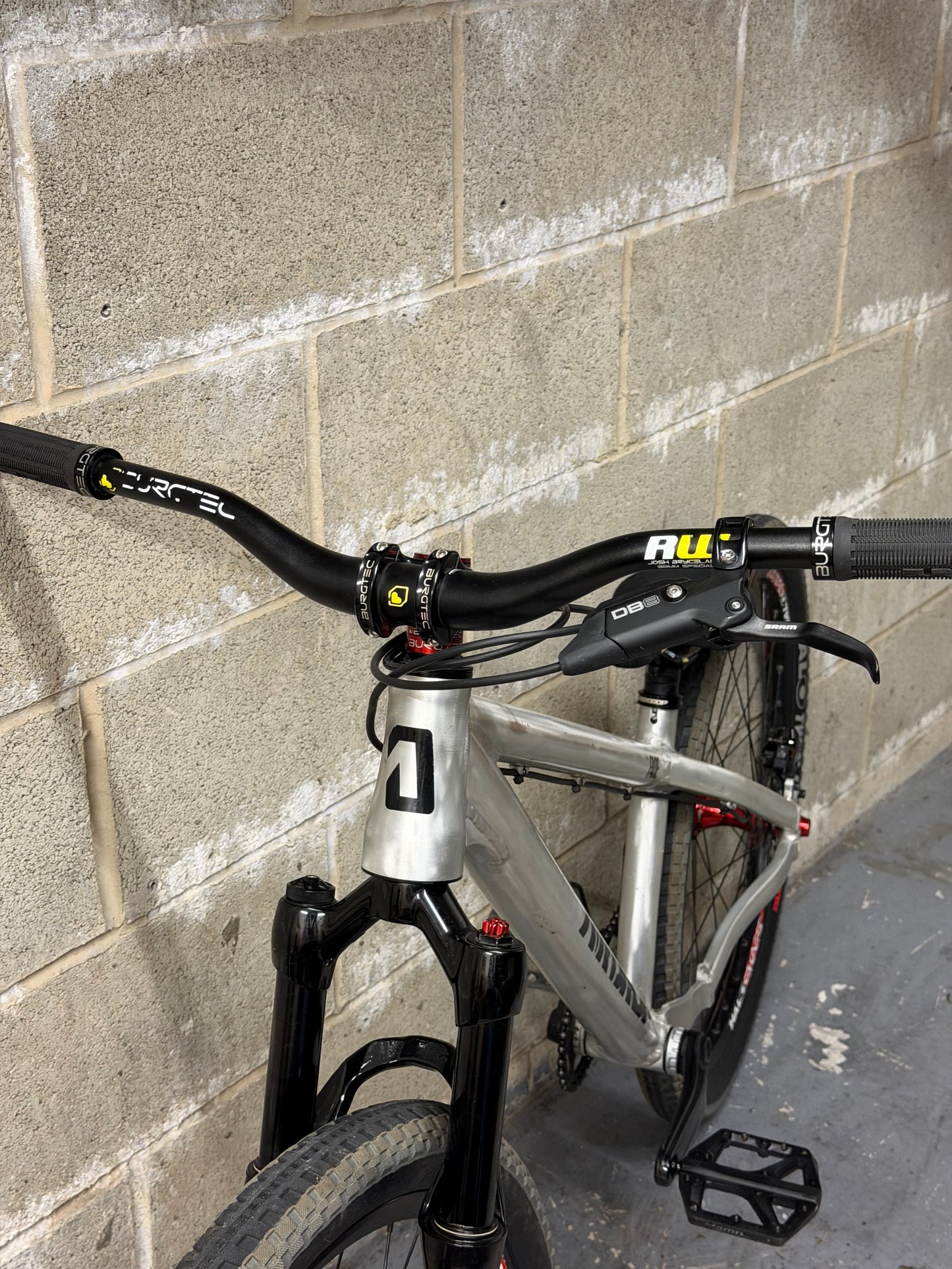 Custom Airdrop Fade Dirt Jump Bike 26”