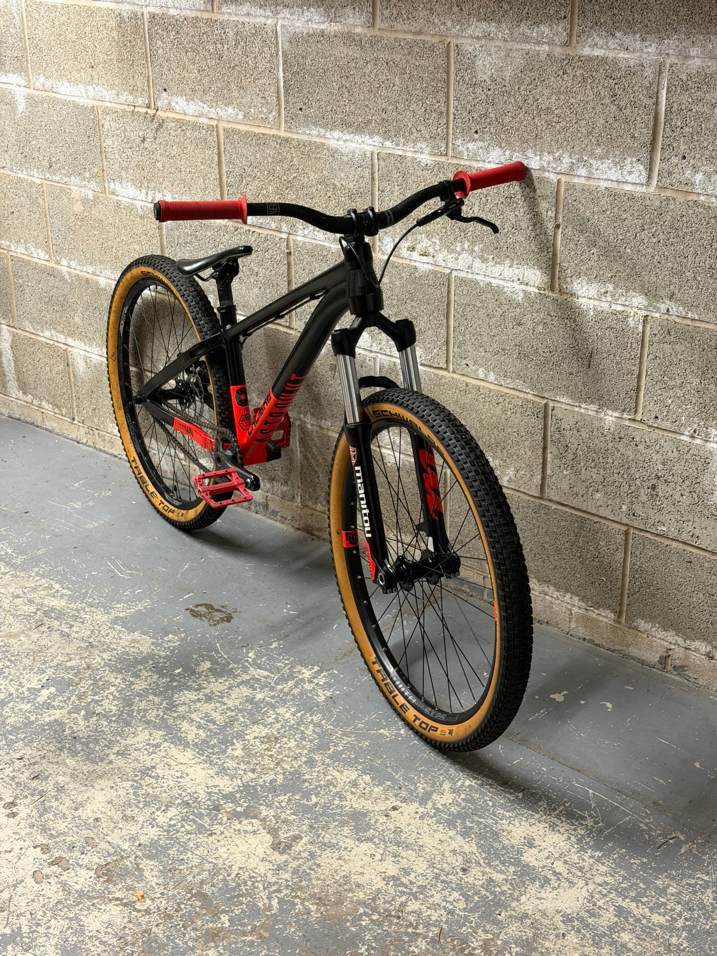 Custom Calibre Astronut Dirt Jump Bike 26”