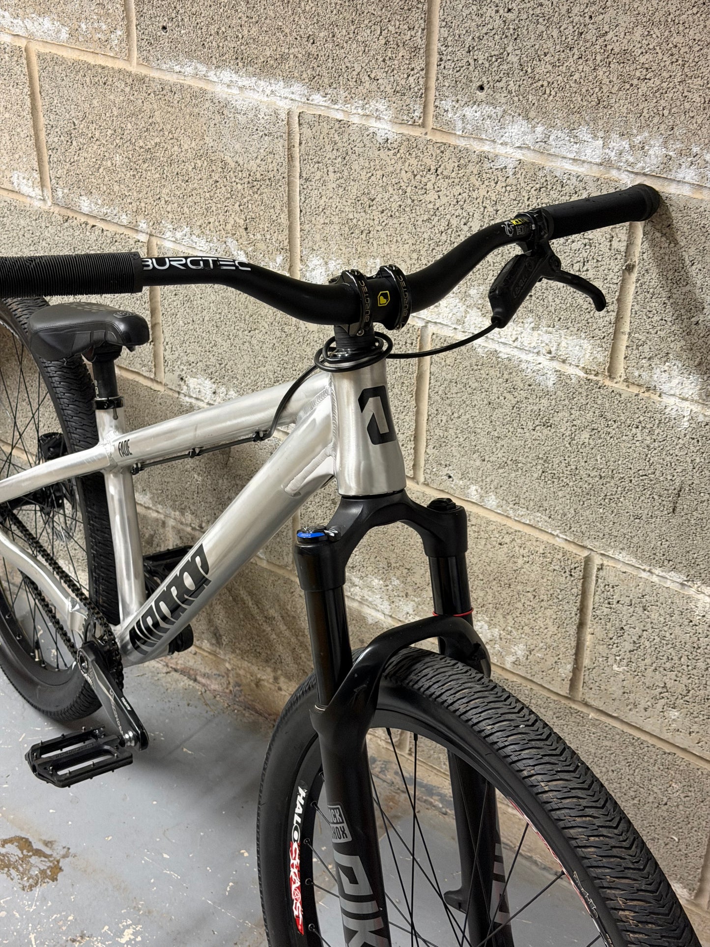 Airdrop Fade Dirt Jump Bike 26”